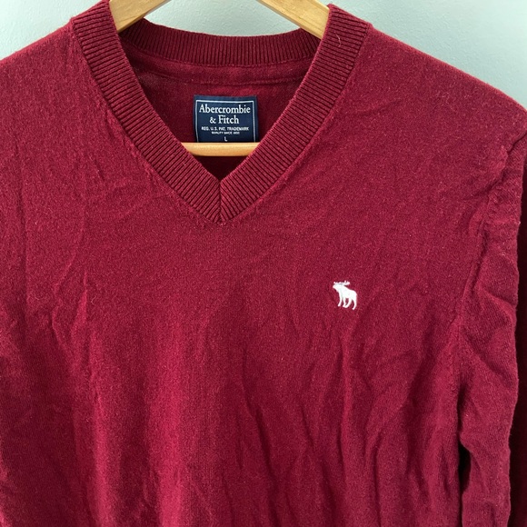***3/$10    Men’s Maroon Preppy V Neck Wool/Cotton Lightweight Sweater - Picture 2 of 5